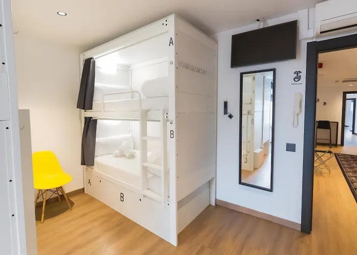 Airhostel Barcelona Airport 24HHostel